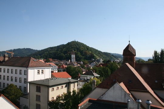 205 m  B�ro-/Praxisfl�che -  �ber  den D�chern der Innenstadt Freiburg