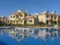 Piscina y Fachada