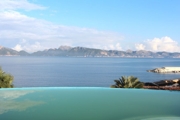 Piscina y vista