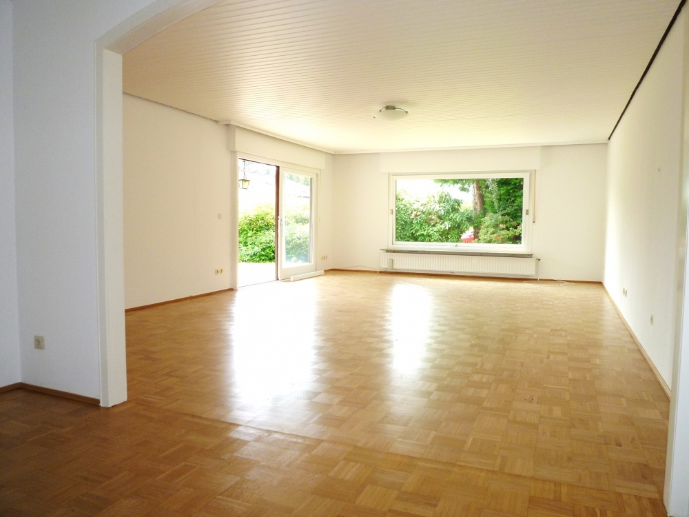 Freistehender Bungalow mit schickem Garten in herrlicher Lage von Königstein!