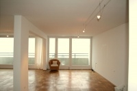 Exclusive 3  Zimmerwohnung  in  Schwabing  mit  herrlicher  Aussicht  und  Schwimmbadmitbenutzung