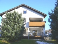 Lichtdurchflutete 4 - Zimmerwohnung,  Haus im Haus Charakter, sep. Eingang  und Gartenmitbenutzung