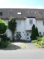 Modernes Einfamilienreihenhaus  in  Bonn - �ckesdorf  mit  idyllisch  angelegter   Gartenanlage