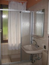 Duschbad Einliegerwohnung 1