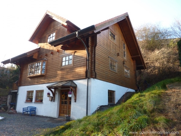 +++  Viel Haus f�r wenig Geld - Gepflegtes EFH direkt in Burghaun +++