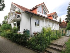 Interessantes, vollunterkellertes Doppelhaus (links bezugsfrei) in beliebter Lage von Waldheim