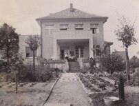 Repr�sentative Baumeister-Villa von 1938 auf gro�z�gigem
Traumgrundst�ck in direkter Seen�he!