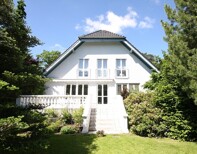 Luxuriöses Villenanwesen mit Einliegerwohnung und parkähnlichen Garten