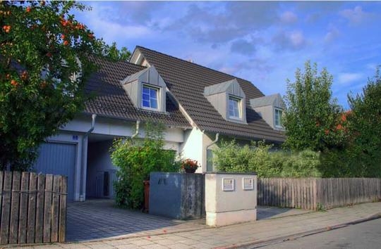 VERKAUFT: Entz�ckendes 5-Zimmer-Einfamilienhaus mit idyllischem Garten in sch�nster Lage von Haar!