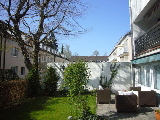 Verkauft ! RARIT�T AM NYMPHENBURGER KANAL ! GRO�ER WESTGARTEN UND VIEL PLATZ F�R IHRE FAMILIE