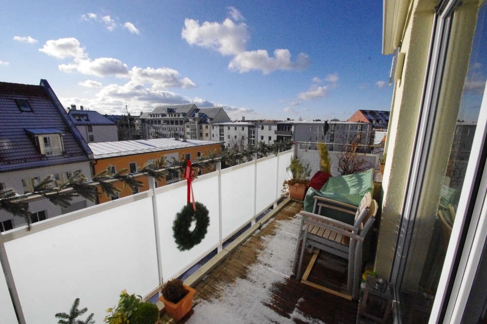 LICHTDURCHFLUTETER WOHN(T)RAUM IM DACHGESCHOSS MIT BLICK �BER DIE D�CHER ! SENDLING-WESTPARK