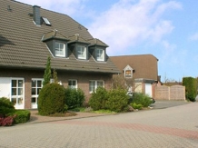 Frontansicht des Hauses ...