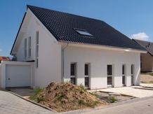 Frontansicht des eleganten Hauses